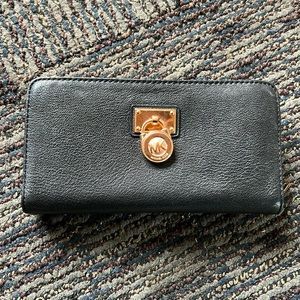 EUC Michael Kors wallet